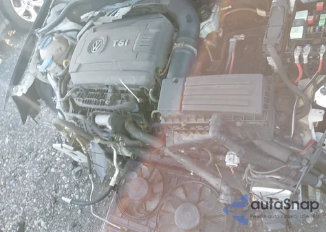 2015 Volkswagen Jetta 1.8T Se z USA, uszkodzony, nr VIN 3VWD17AJ0FM285333